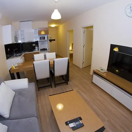 Aparthotel Esguven Apart