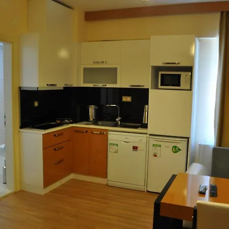 Aparthotel Esguven Apart